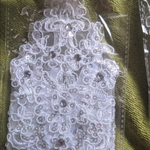 Lace Rhinestone Bridal Hand Accessories - Picture 15 of 16